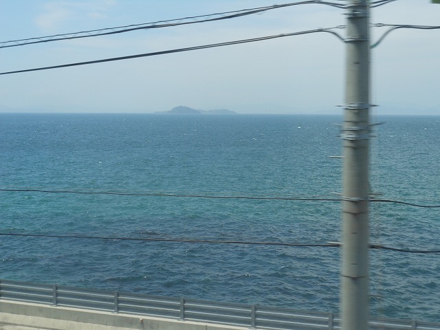 愛媛県の海沿いを行く