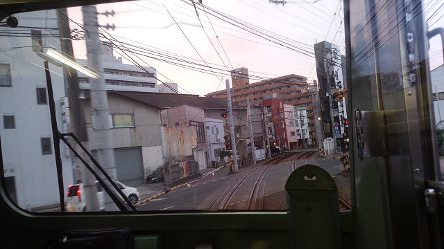 松山市街を行く伊予鉄