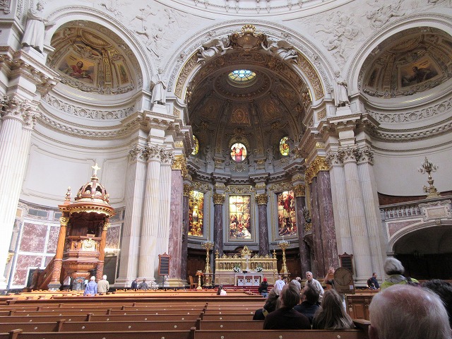 ベルリン大聖堂の素晴らしい内部