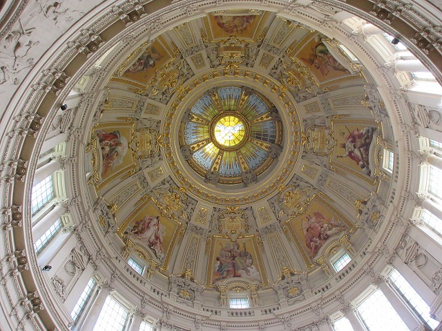 ベルリン大聖堂の素晴らしい内部