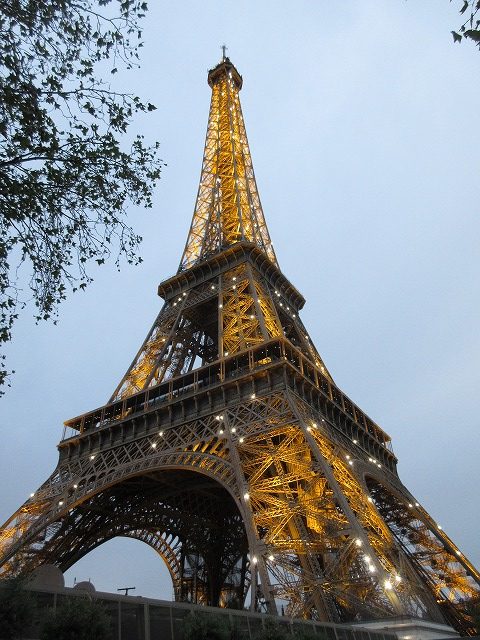 夜のエッフェル塔を楽しむ 事前予約とアクセスも紹介 19年夏パリ旅行記 鉄道ラボ