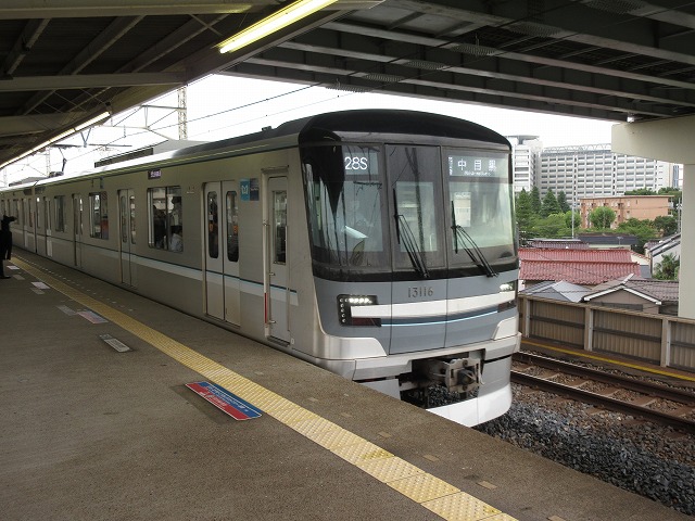 メトロ13000系(小菅)