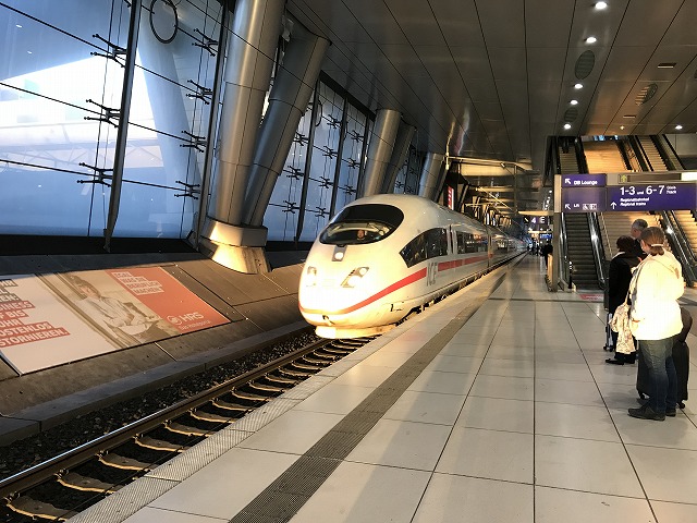 フランクフルトとケルンの列車での移動方法